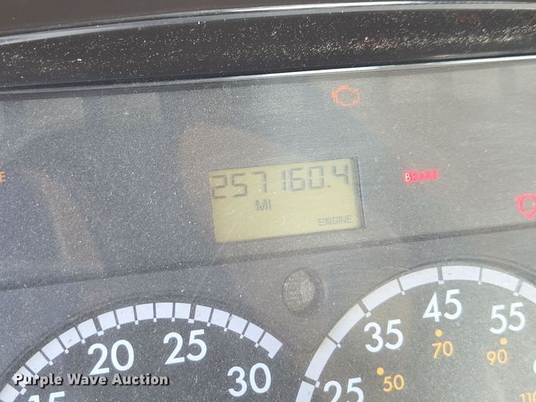 image for item EI4108 2008 Freightliner Business Class M2 truck cab and chassis