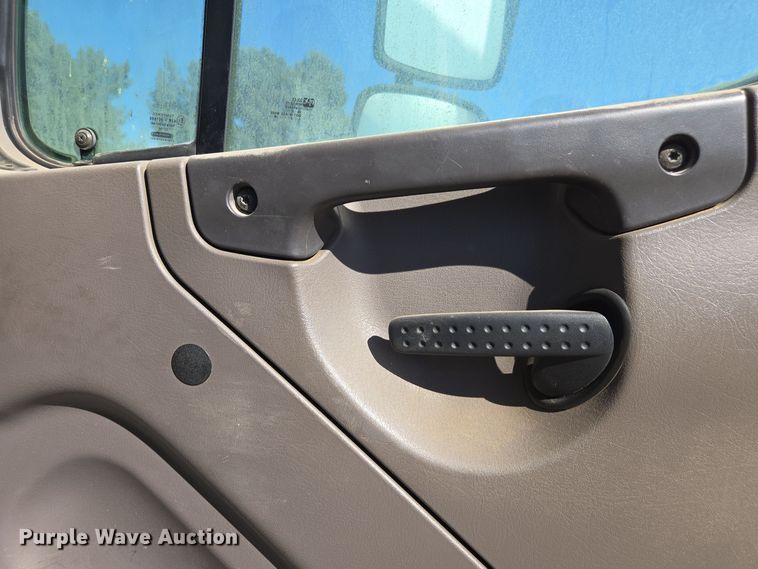 image for item EI4108 2008 Freightliner Business Class M2 truck cab and chassis