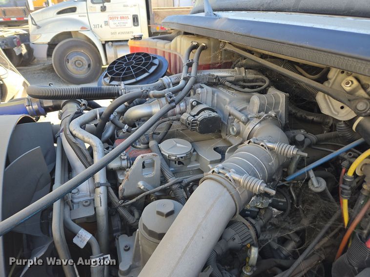 image for item EI4108 2008 Freightliner Business Class M2 truck cab and chassis