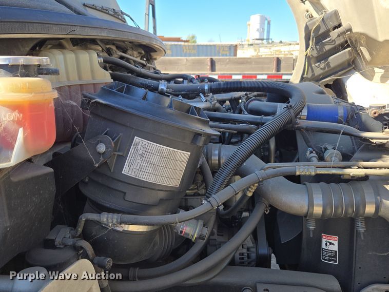 image for item EI4108 2008 Freightliner Business Class M2 truck cab and chassis