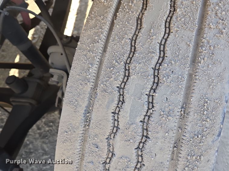 image for item EI4108 2008 Freightliner Business Class M2 truck cab and chassis