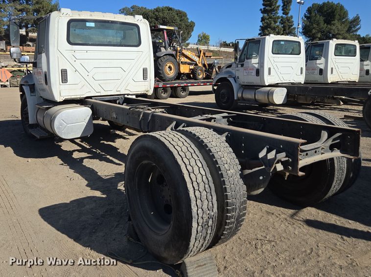 image for item EI4109 2010 International Durastar 4300 truck cab and chassis