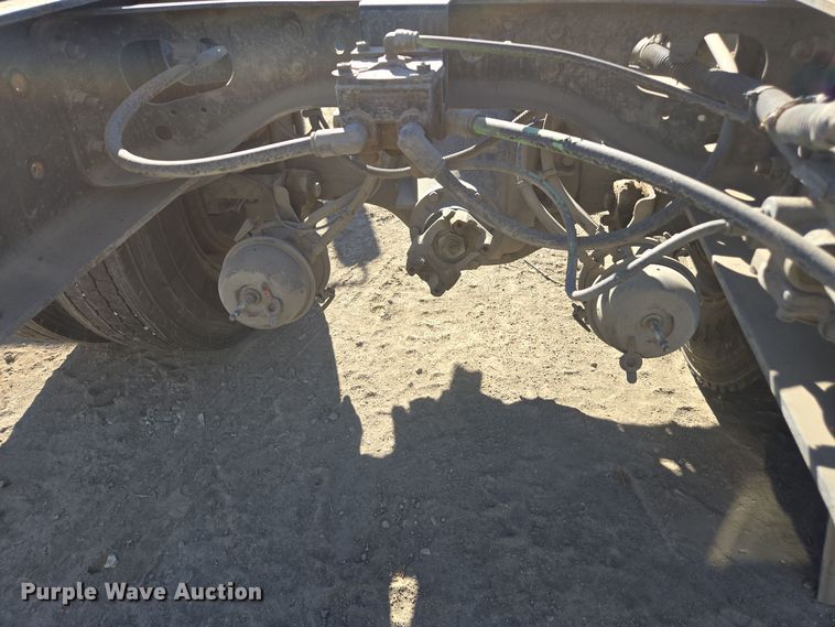 image for item EI4109 2010 International Durastar 4300 truck cab and chassis