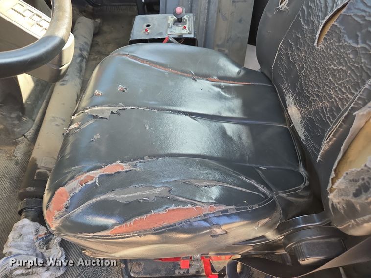 image for item EI4109 2010 International Durastar 4300 truck cab and chassis