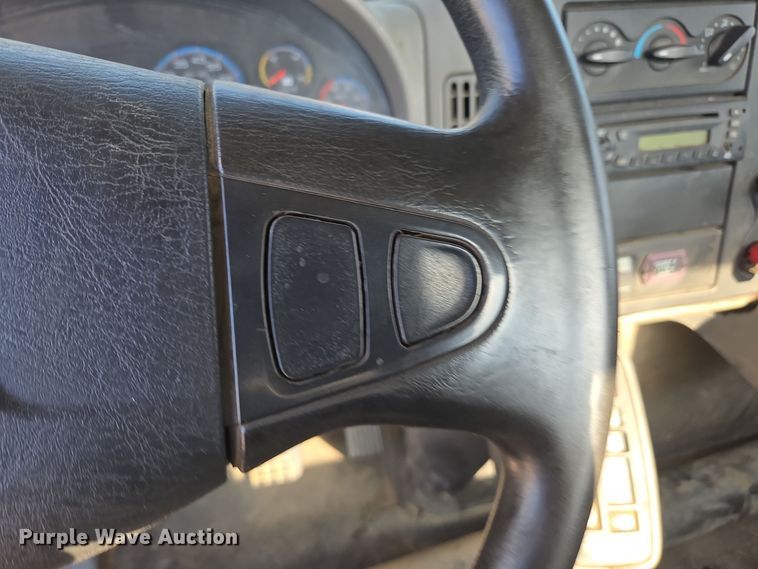 image for item EI4109 2010 International Durastar 4300 truck cab and chassis