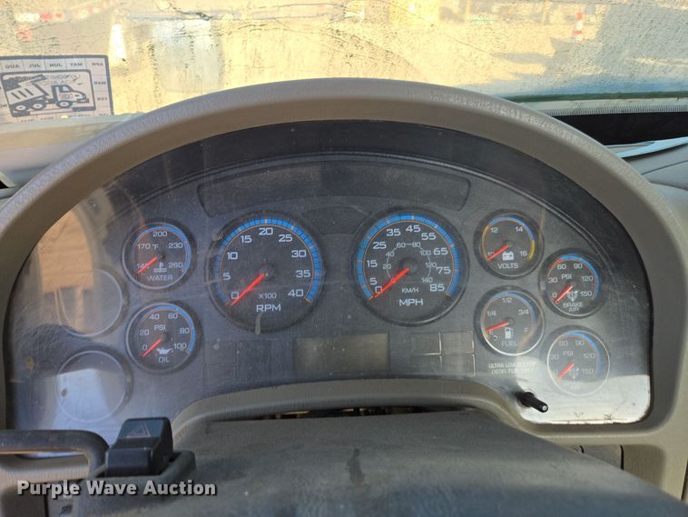 image for item EI4109 2010 International Durastar 4300 truck cab and chassis