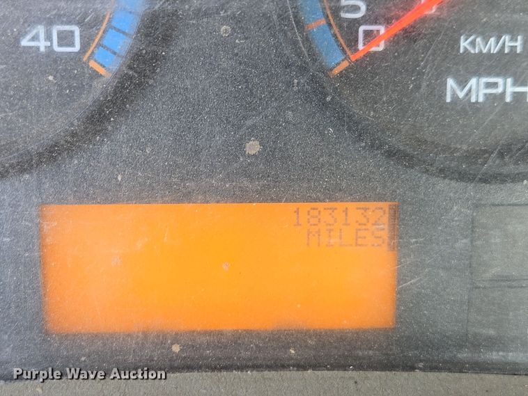 image for item EI4109 2010 International Durastar 4300 truck cab and chassis