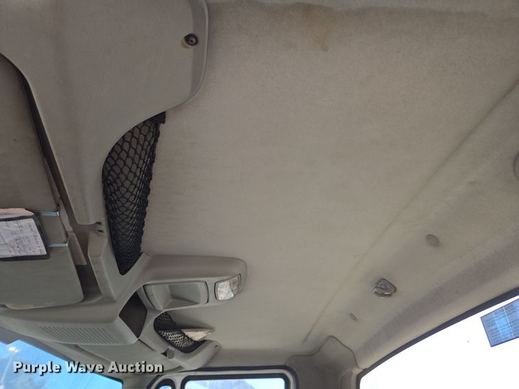 image for item EI4109 2010 International Durastar 4300 truck cab and chassis