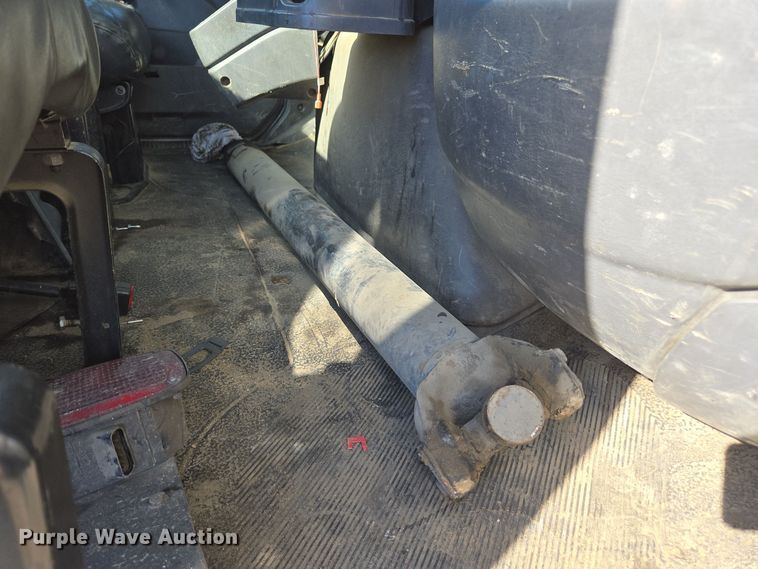 image for item EI4109 2010 International Durastar 4300 truck cab and chassis