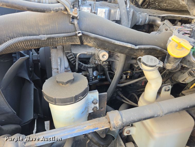 image for item EI4109 2010 International Durastar 4300 truck cab and chassis