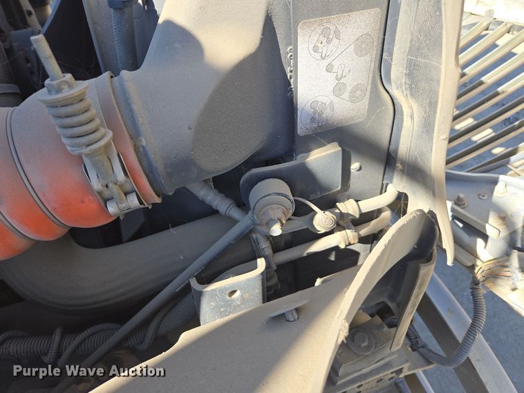 image for item EI4109 2010 International Durastar 4300 truck cab and chassis