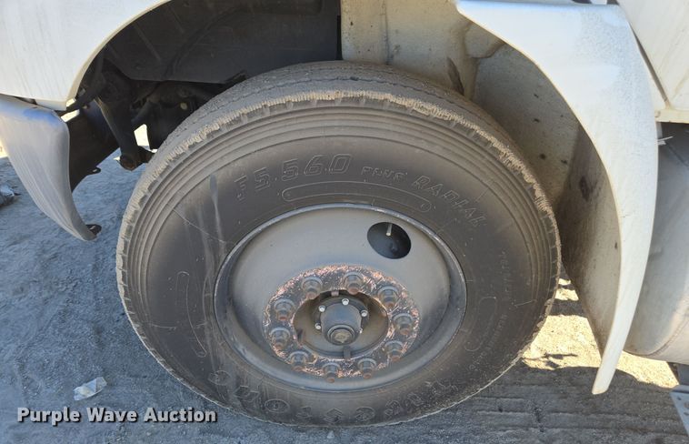 image for item EI4109 2010 International Durastar 4300 truck cab and chassis