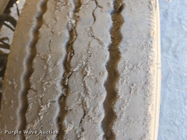 image for item EI4109 2010 International Durastar 4300 truck cab and chassis