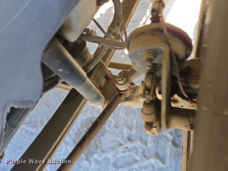 image for item EI4109 2010 International Durastar 4300 truck cab and chassis