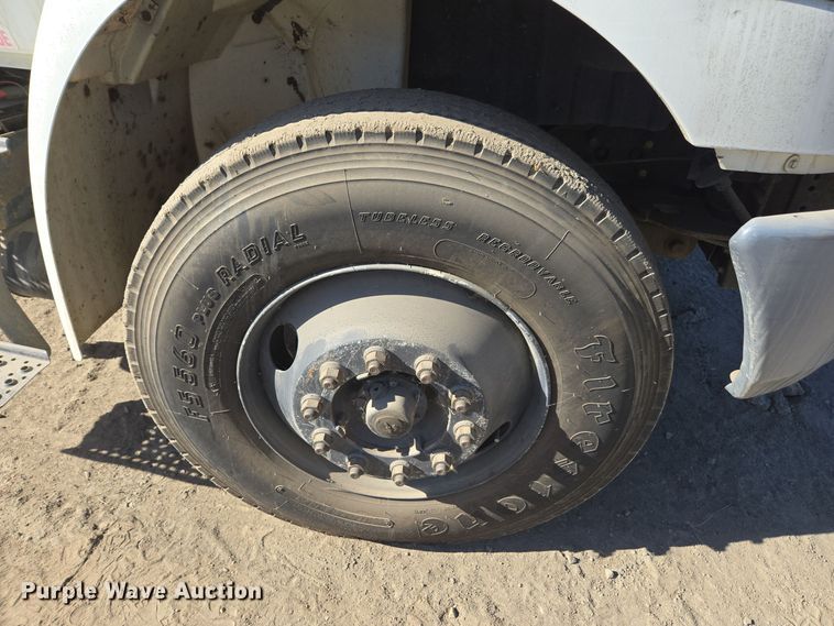 image for item EI4109 2010 International Durastar 4300 truck cab and chassis