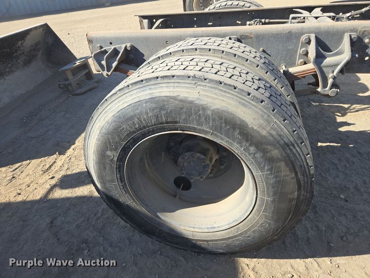 image for item EI4109 2010 International Durastar 4300 truck cab and chassis