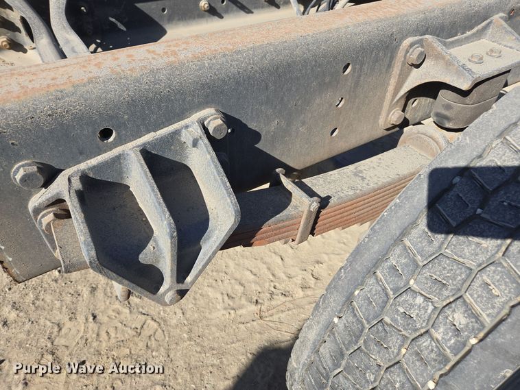 image for item EI4109 2010 International Durastar 4300 truck cab and chassis