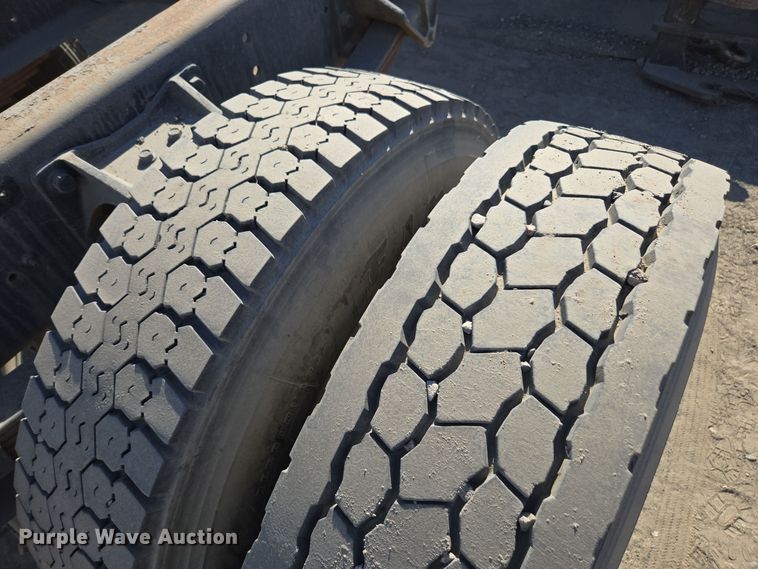 image for item EI4109 2010 International Durastar 4300 truck cab and chassis