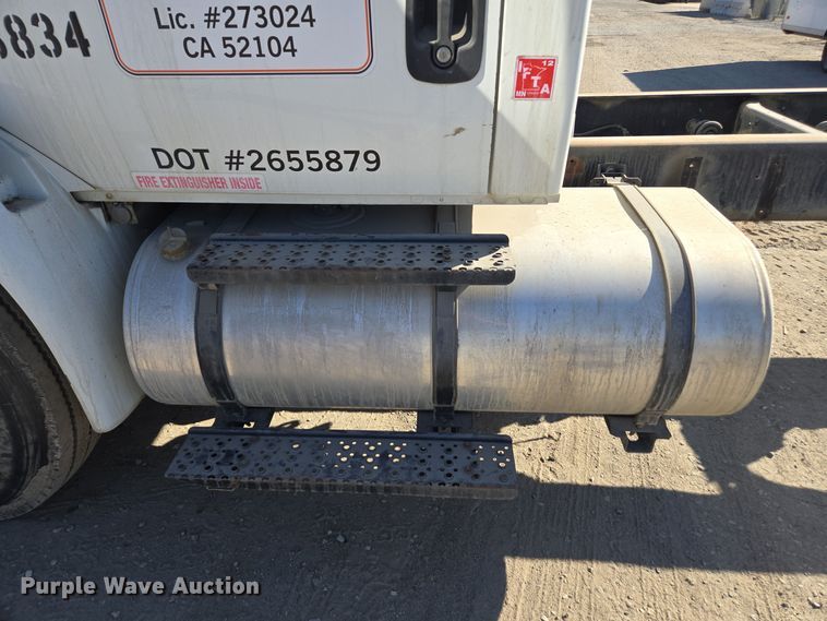 image for item EI4110 2010 International Durastar 4300 truck cab and chassis