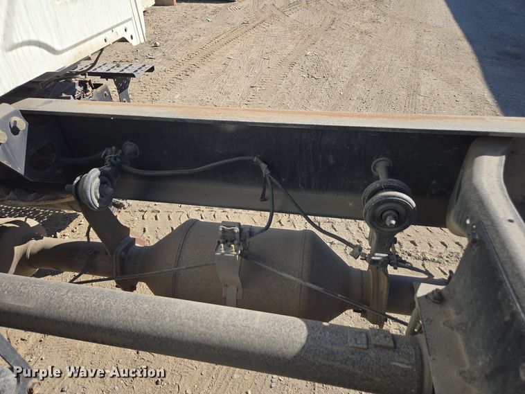 image for item EI4110 2010 International Durastar 4300 truck cab and chassis