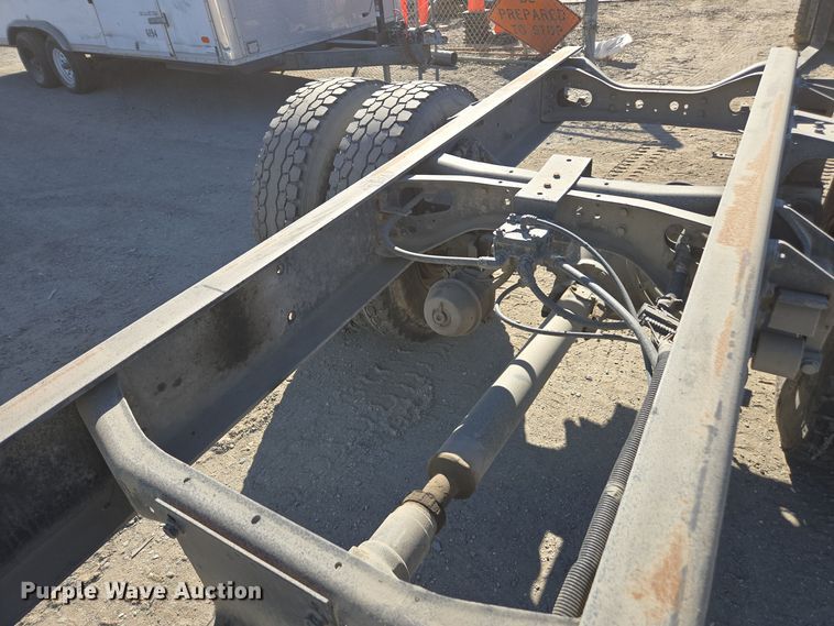 image for item EI4110 2010 International Durastar 4300 truck cab and chassis