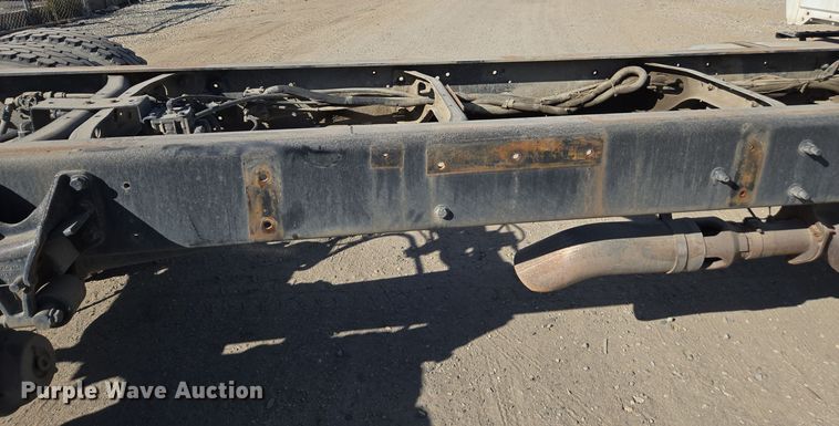 image for item EI4110 2010 International Durastar 4300 truck cab and chassis