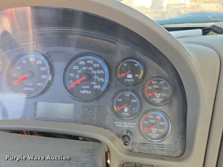 image for item EI4110 2010 International Durastar 4300 truck cab and chassis