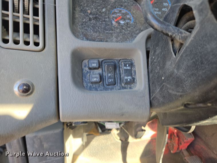 image for item EI4110 2010 International Durastar 4300 truck cab and chassis