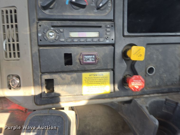 image for item EI4110 2010 International Durastar 4300 truck cab and chassis