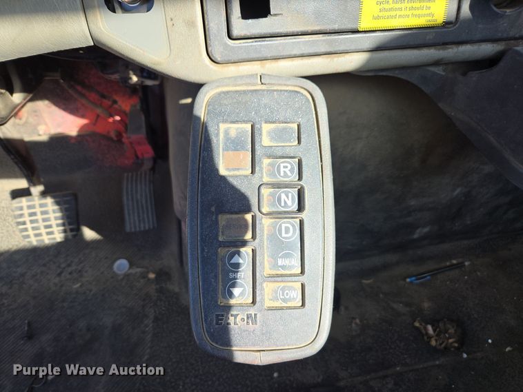 image for item EI4110 2010 International Durastar 4300 truck cab and chassis