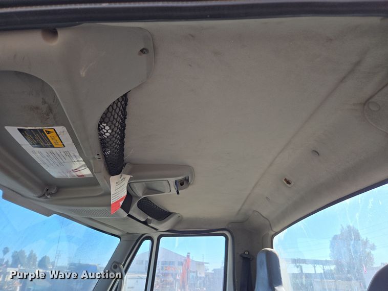 image for item EI4110 2010 International Durastar 4300 truck cab and chassis