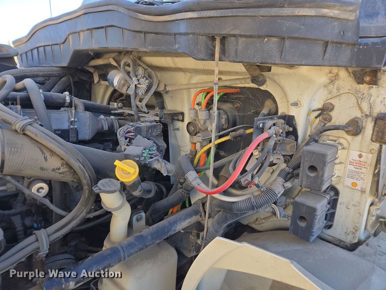 image for item EI4110 2010 International Durastar 4300 truck cab and chassis