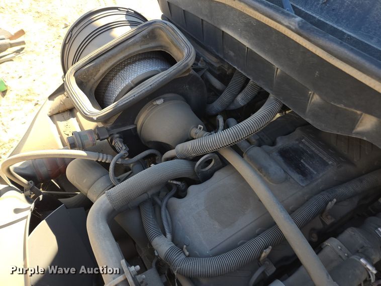 image for item EI4110 2010 International Durastar 4300 truck cab and chassis