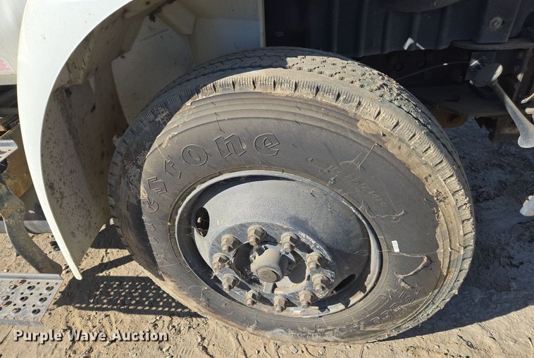 image for item EI4110 2010 International Durastar 4300 truck cab and chassis