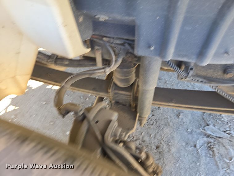 image for item EI4110 2010 International Durastar 4300 truck cab and chassis