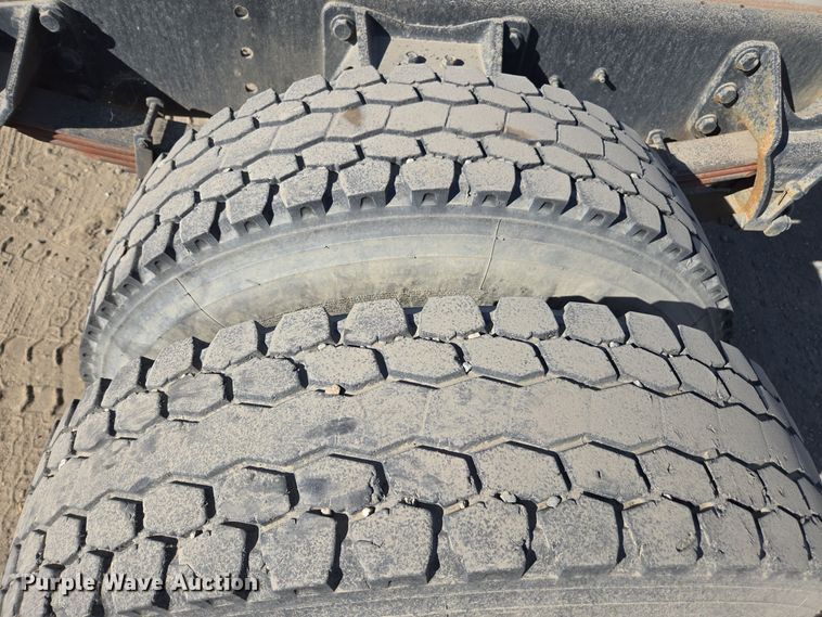 image for item EI4110 2010 International Durastar 4300 truck cab and chassis