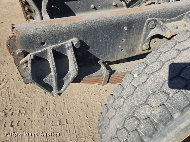 image for item EI4110 2010 International Durastar 4300 truck cab and chassis