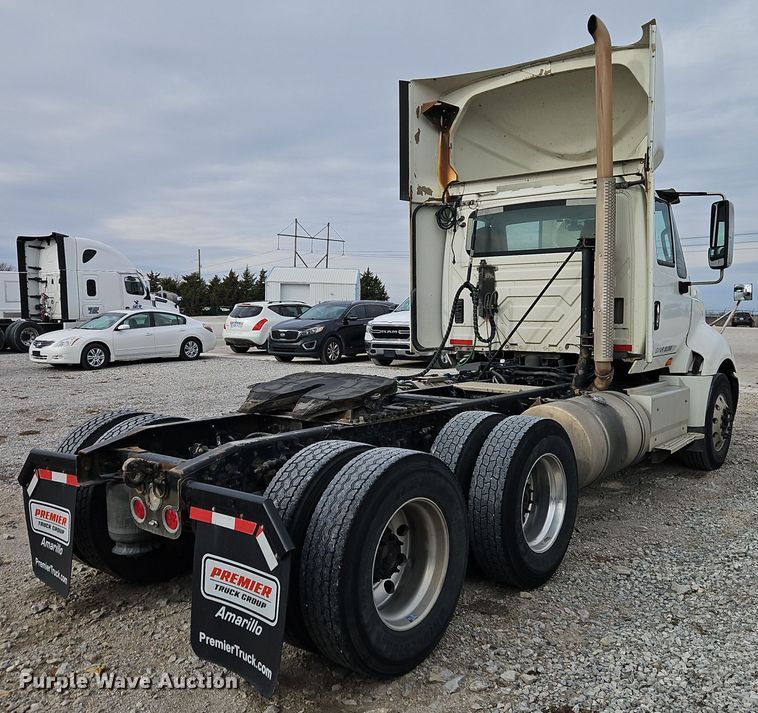 image for item EI8614 2016 International ProStar 122 semi truck