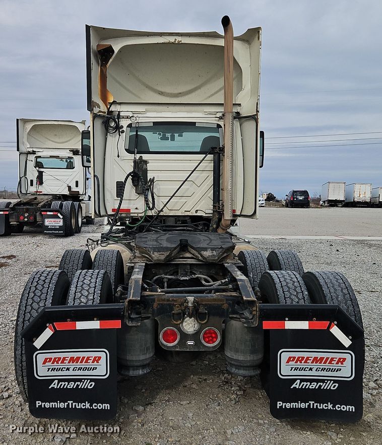 image for item EI8614 2016 International ProStar 122 semi truck