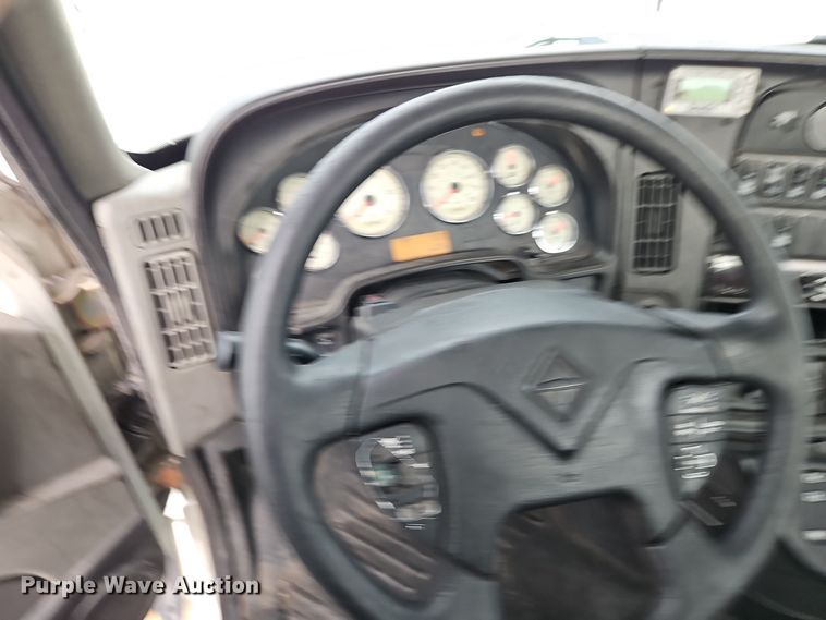 image for item EI8614 2016 International ProStar 122 semi truck