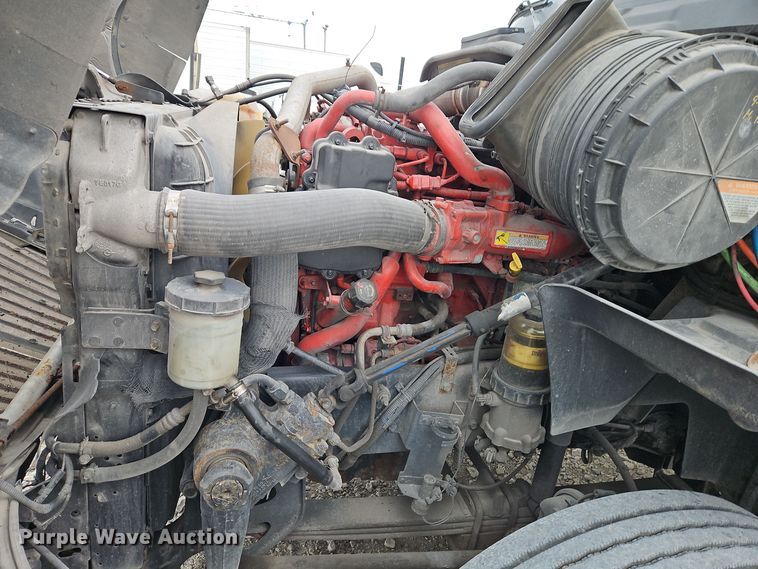 image for item EI8614 2016 International ProStar 122 semi truck