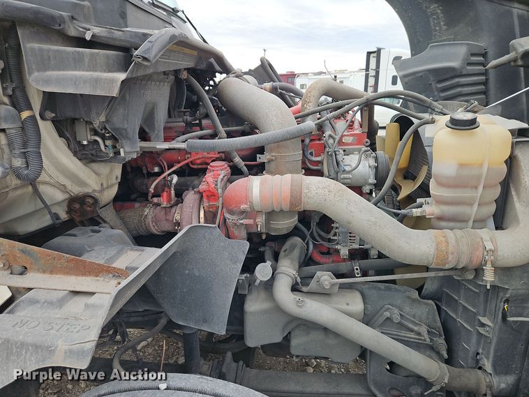 image for item EI8614 2016 International ProStar 122 semi truck