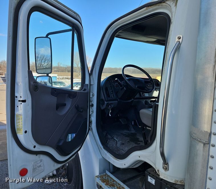 image for item EI8794 2011 Freightliner Business Class M2 box truck