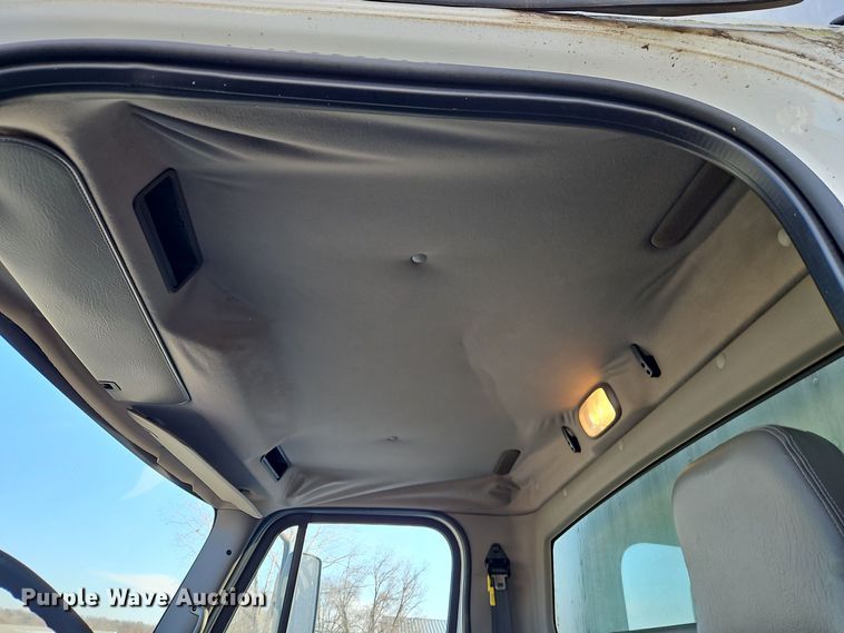 image for item EI8794 2011 Freightliner Business Class M2 box truck