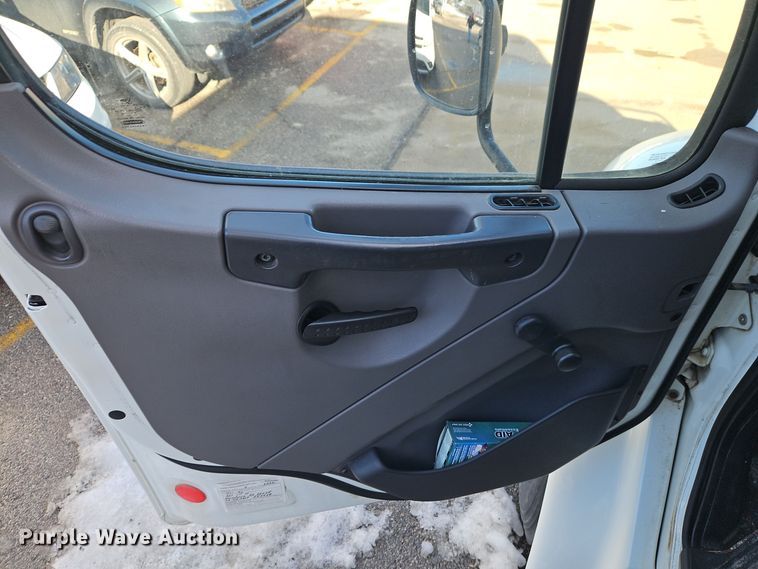 image for item EI8794 2011 Freightliner Business Class M2 box truck