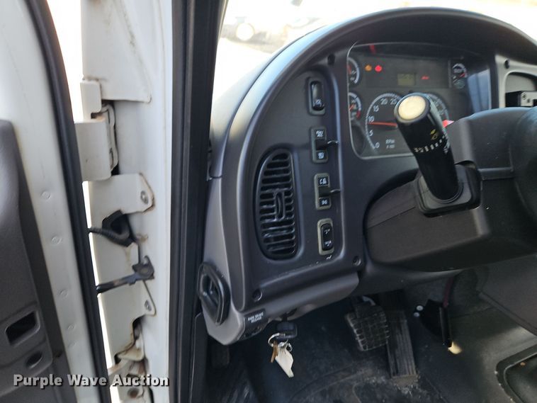 image for item EI8794 2011 Freightliner Business Class M2 box truck