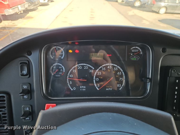 image for item EI8794 2011 Freightliner Business Class M2 box truck