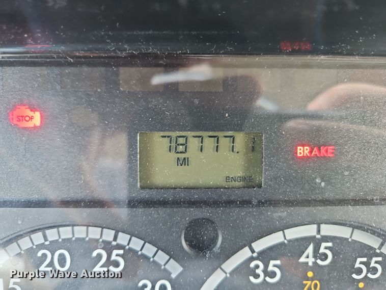 image for item EI8794 2011 Freightliner Business Class M2 box truck