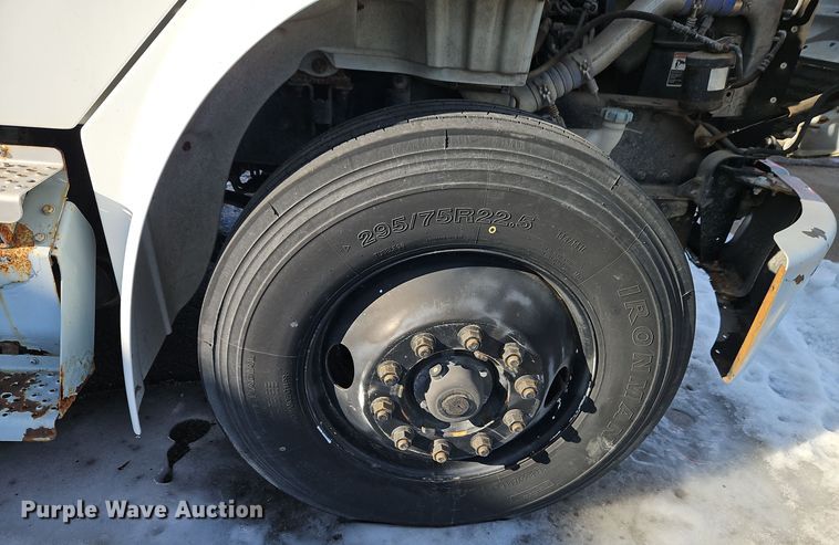 image for item EI8794 2011 Freightliner Business Class M2 box truck