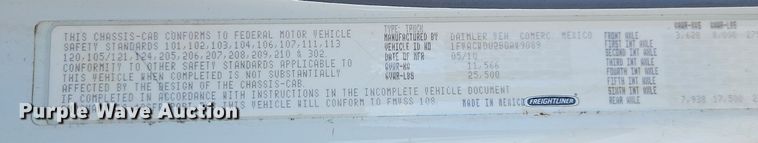 image for item EI8794 2011 Freightliner Business Class M2 box truck